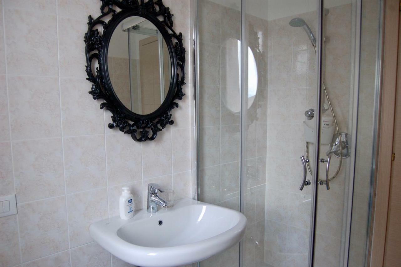 Casa Patrizia Apartman Sueglio Kültér fotó